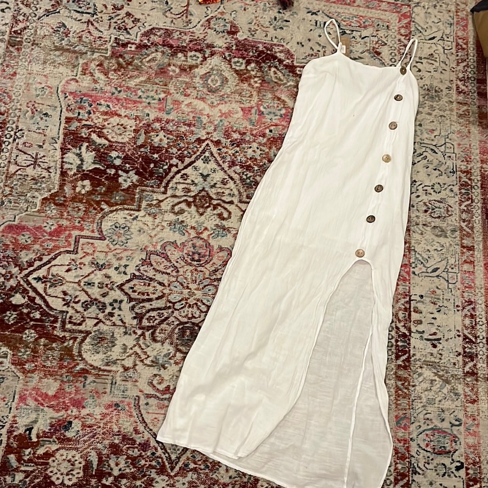 Maxi Linen Dress with Side Slit & Wooden Buttons